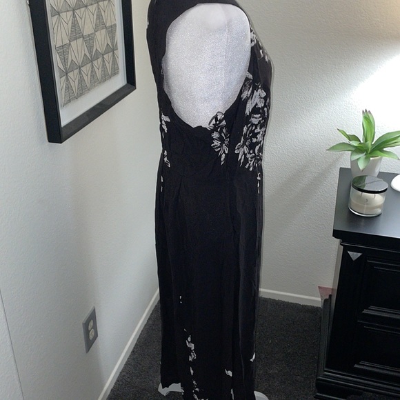 Bisou bisou black and white jumpsuit with belt new with tags - Picture 4 of 10